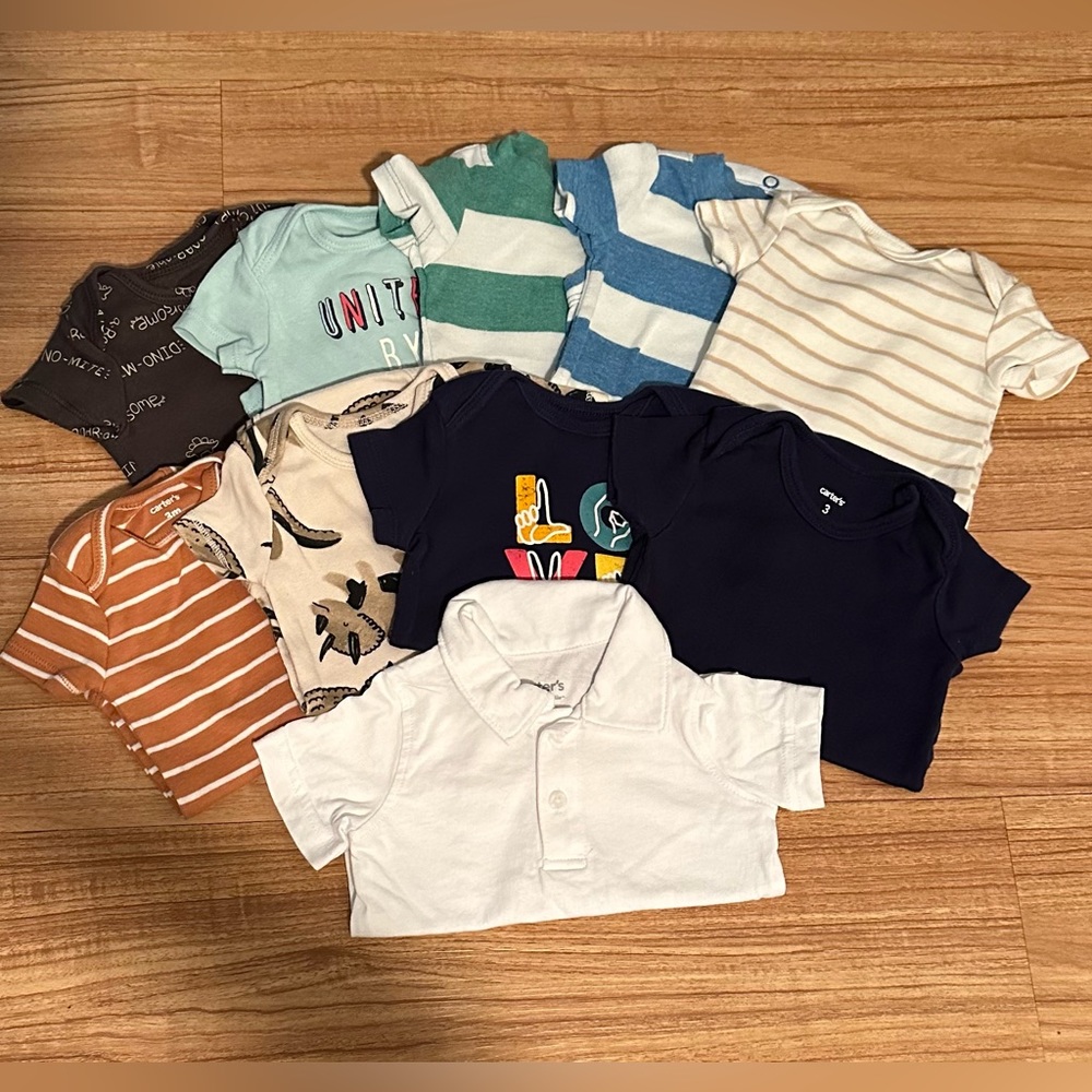 Carter’s onesies bundle. Size: 3 months